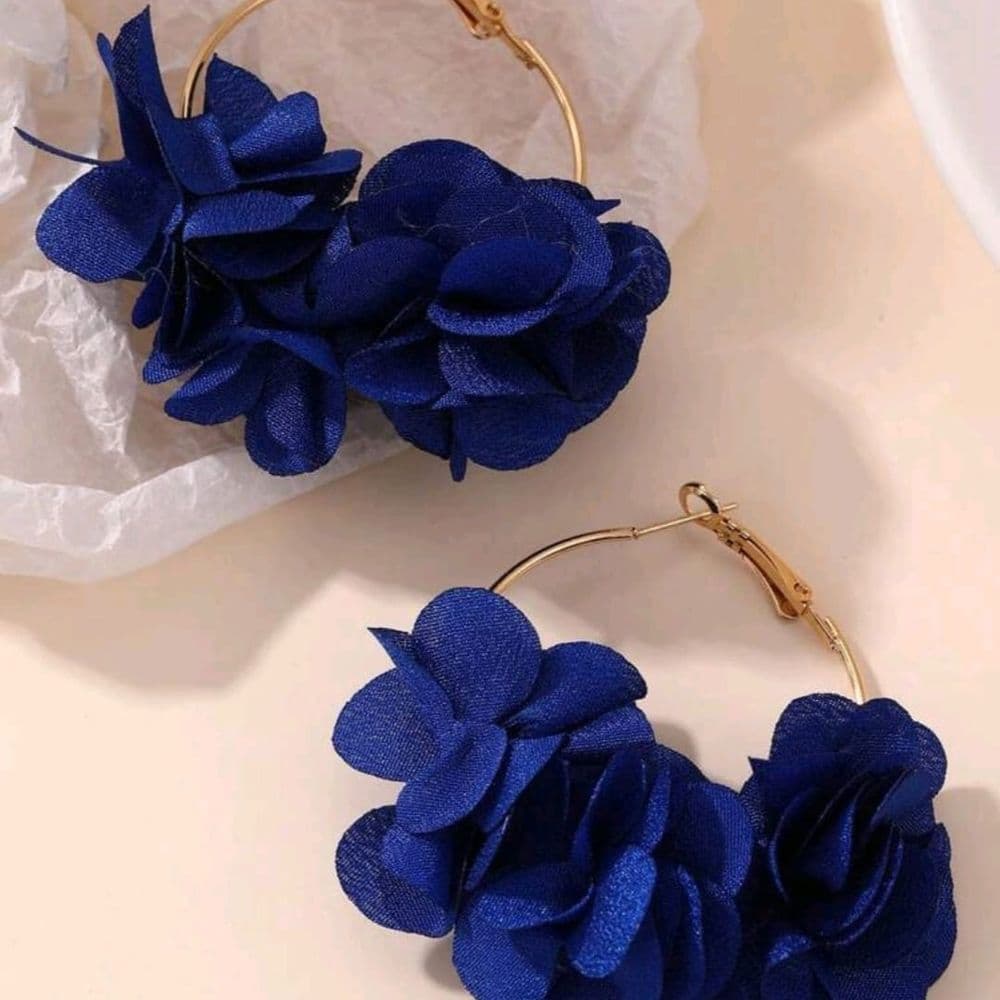 PAR DE ARGOLLAS PETADOS AZULES
