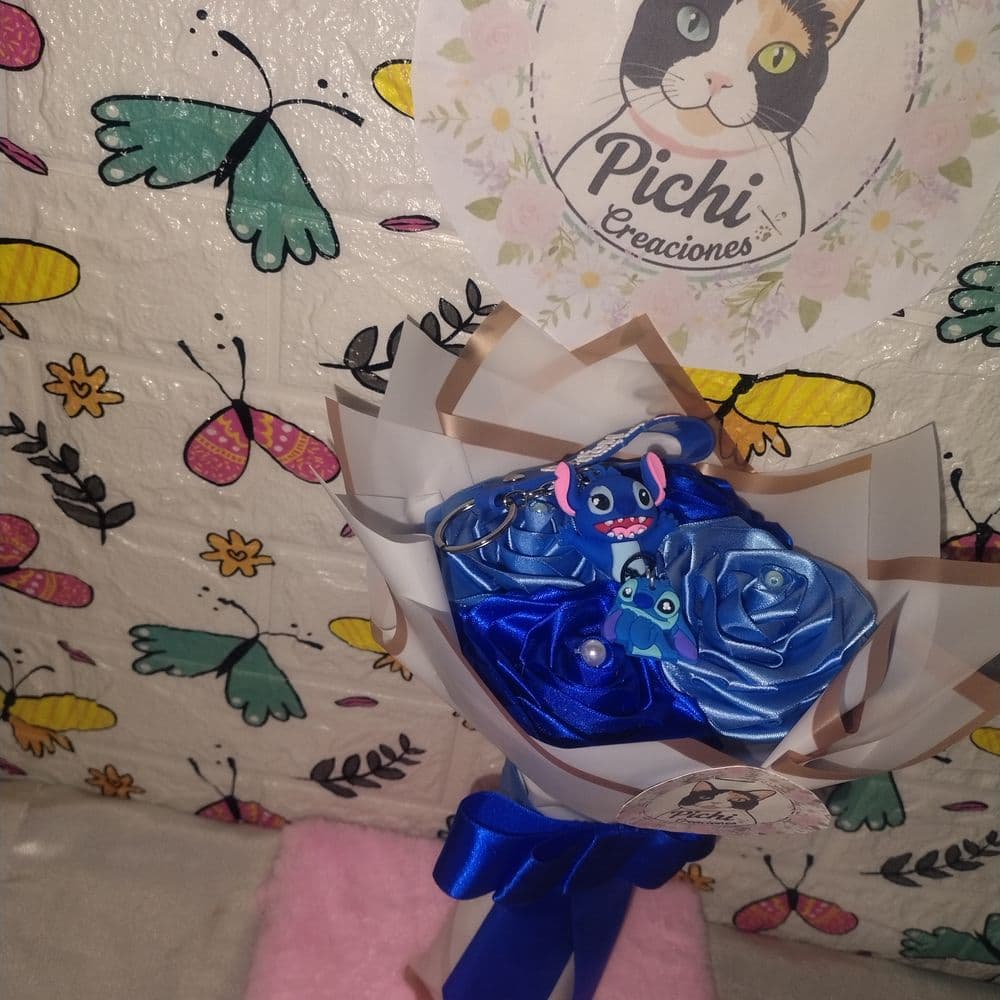 Ramo de rosas eternas de Stitch