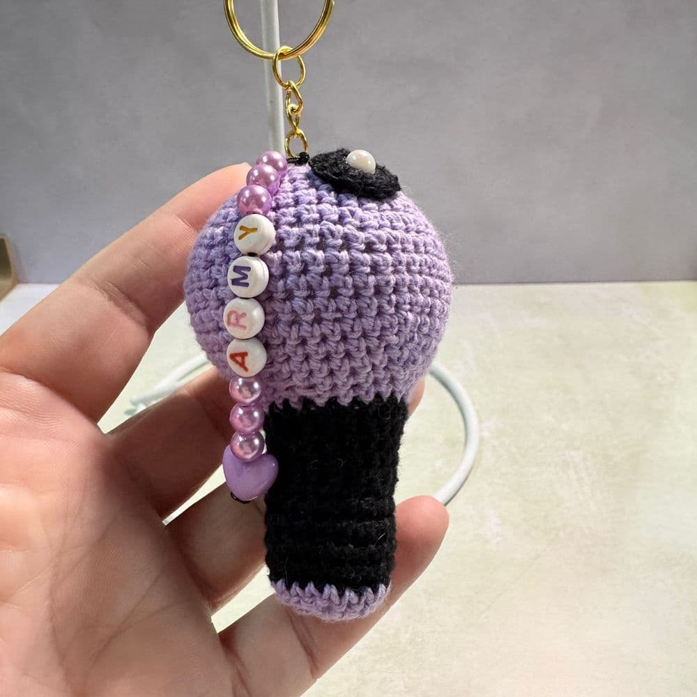 LLAVERO AMIGURUMI "ARMY BOMB" Cód.: LLA007
