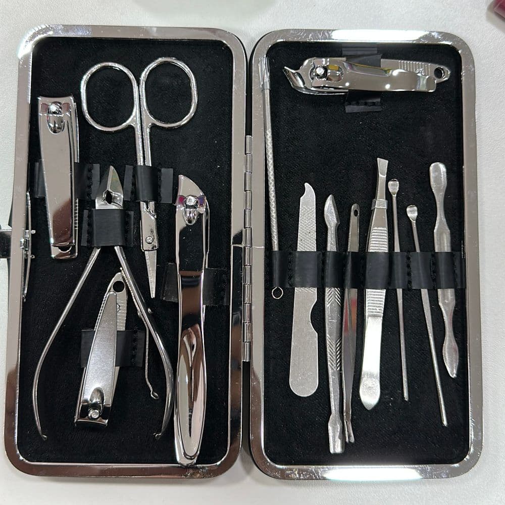 Kit de Manicura Profesional – Acero Inoxidable con Estuche Premium