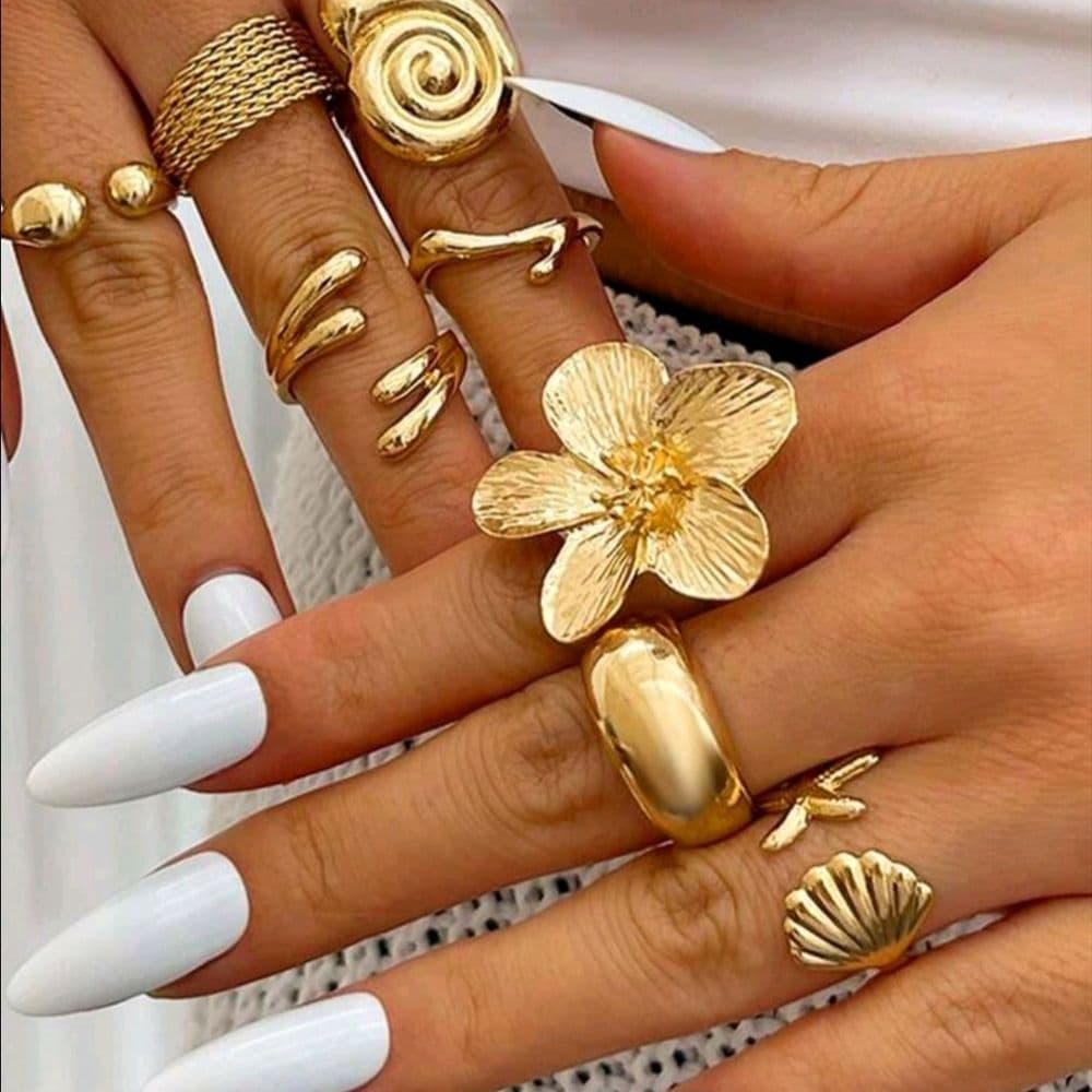 Set de 8 anillos dorados