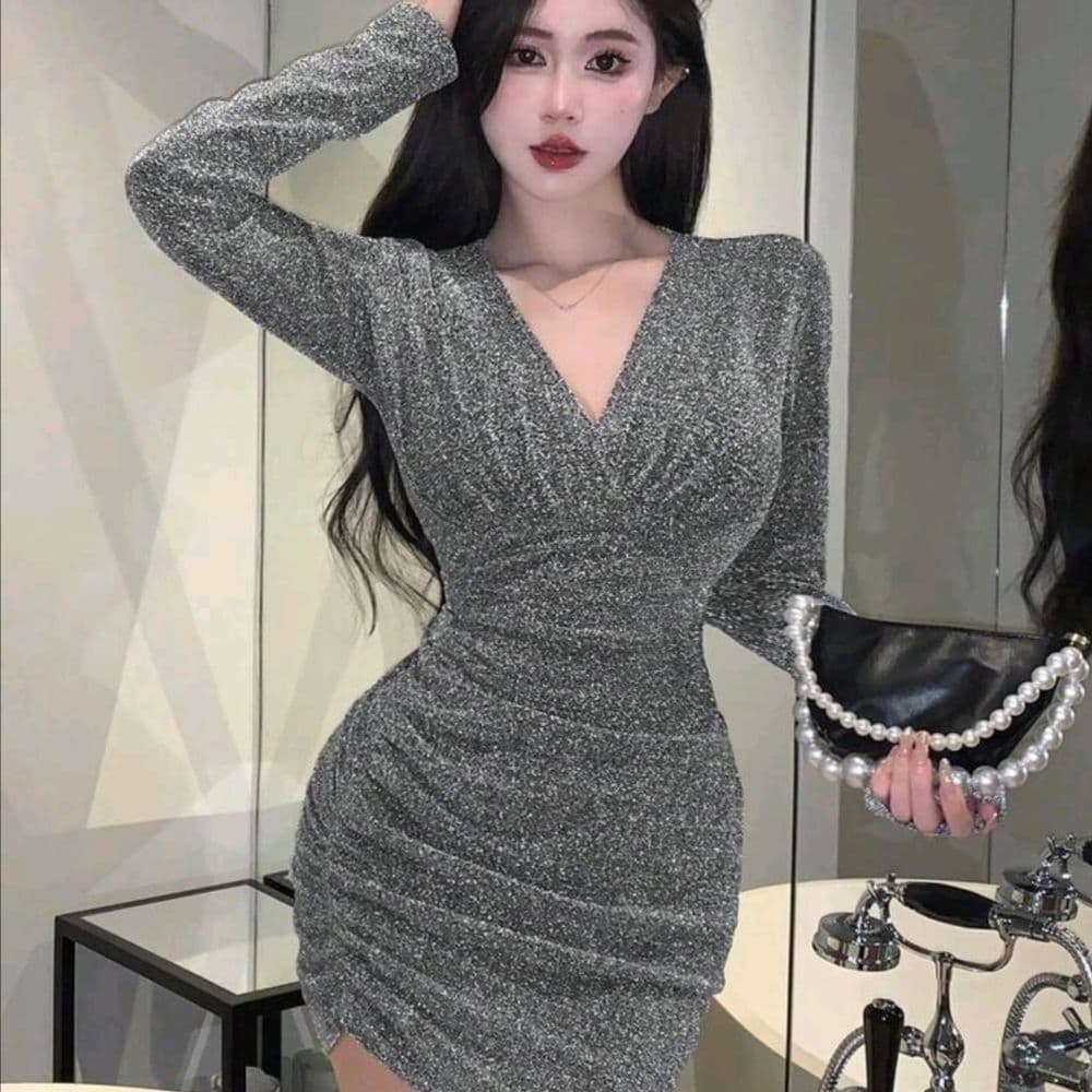 VESTIDO MANGA LARGA CUELLO V CON BRILLOS GRIS TALLE G