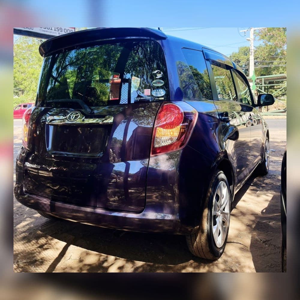 Toyota ractis 2010
