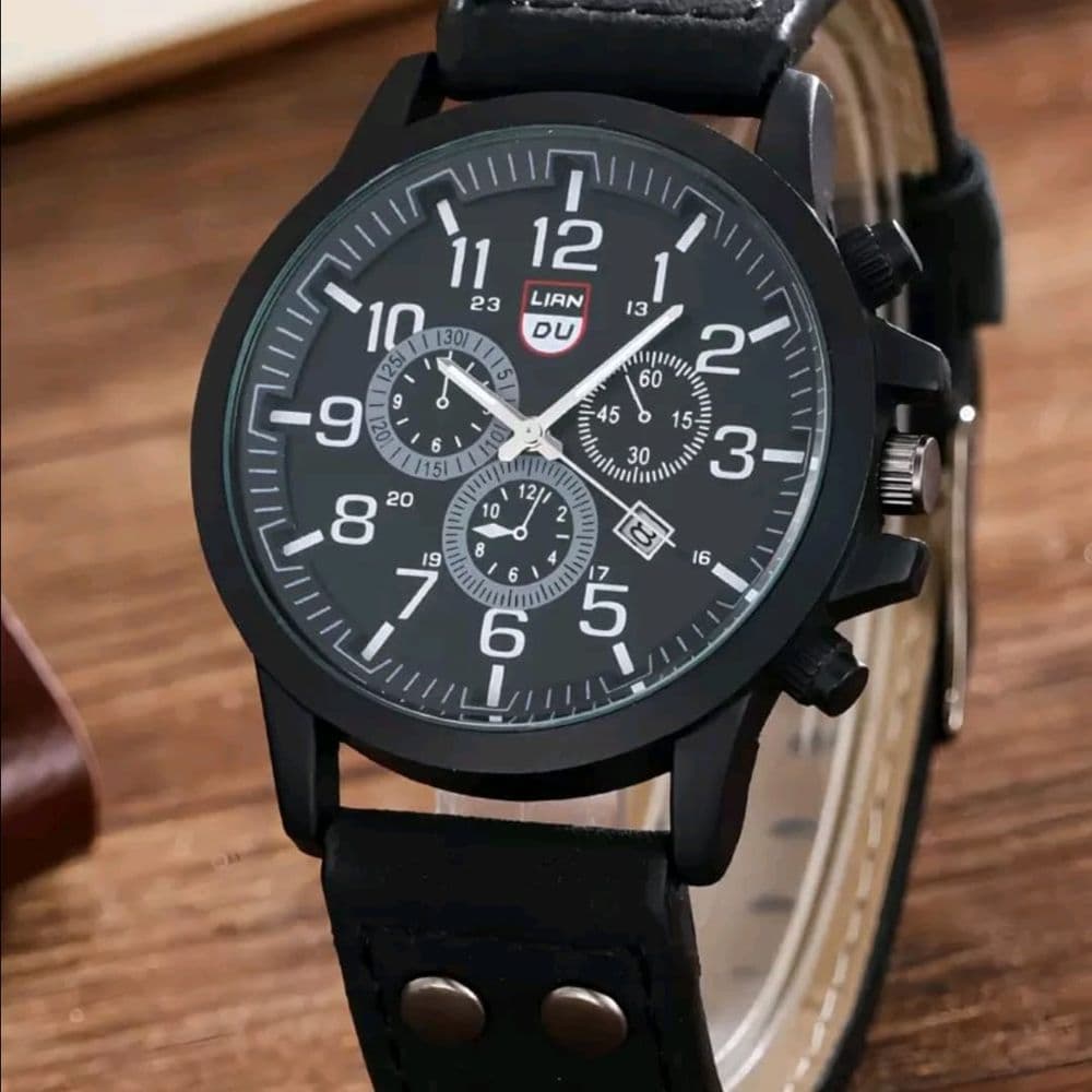 SET DE RELOJ EN CUERO PU NEGRO CON PULSERAS