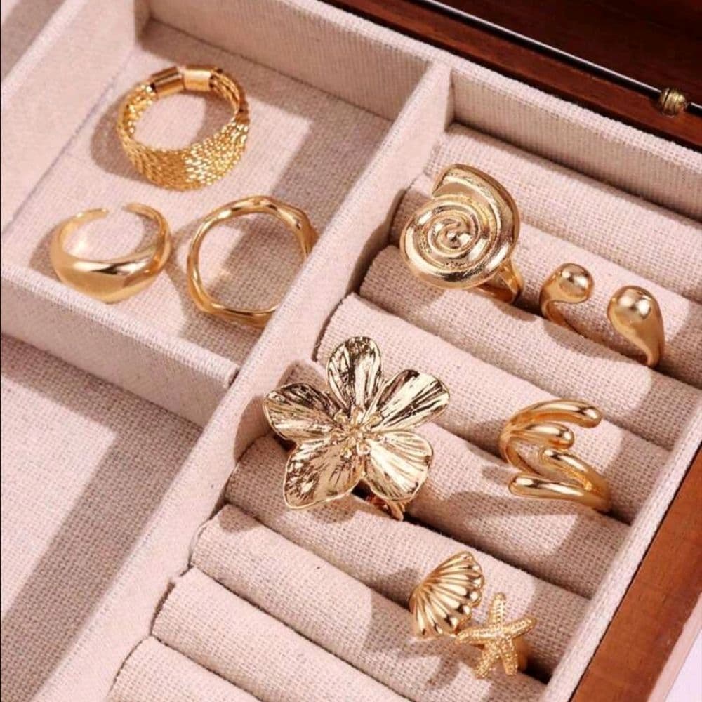 Set de 8 anillos dorados
