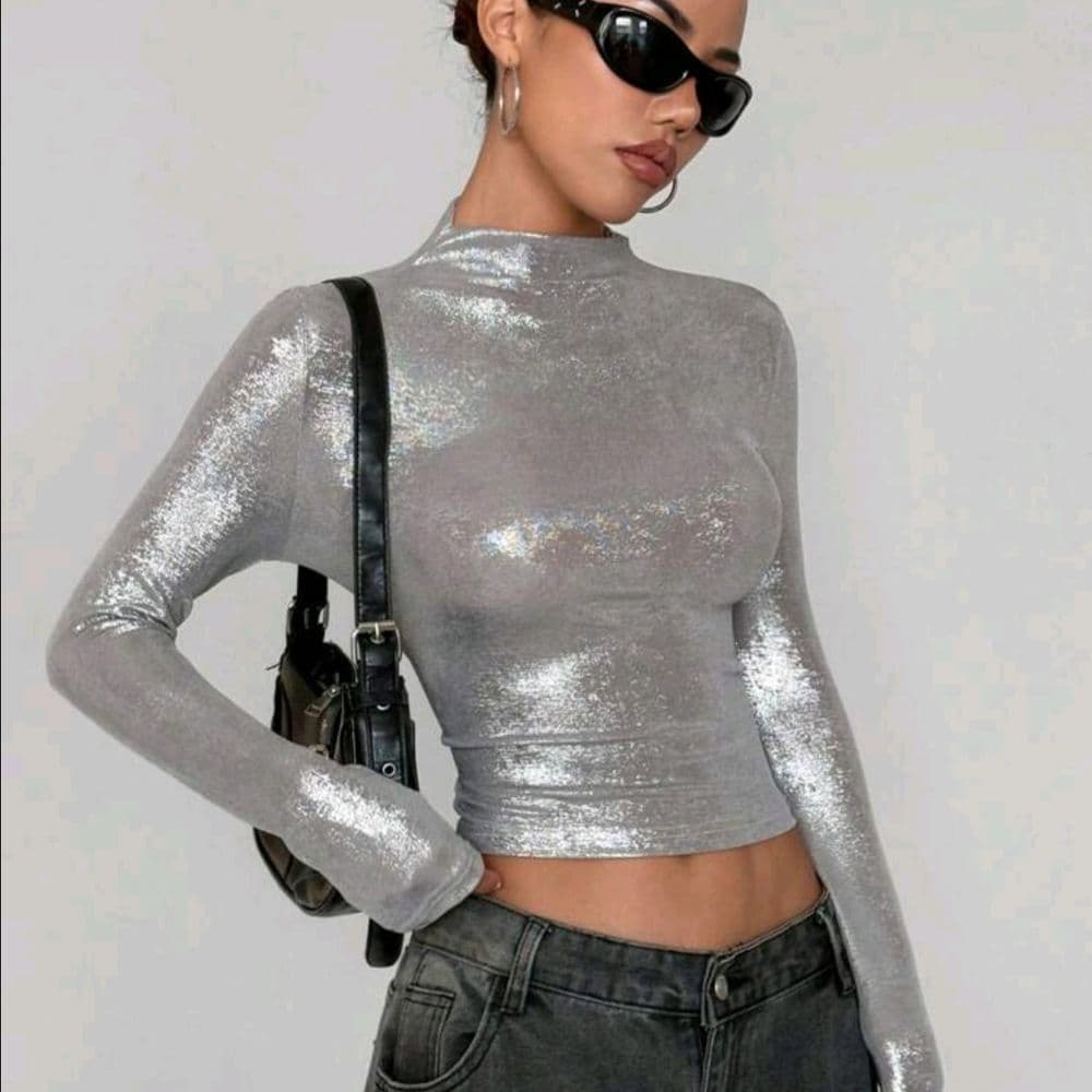 TOP MANGA LARGA CON CUELLO DE TORTUGA AJUSTADA Y BRILLANTE TALLE M