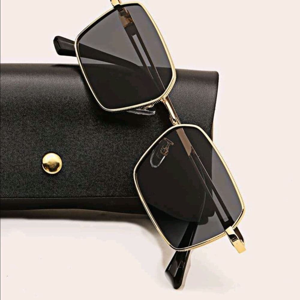 GAFAS ESTILO RETRO CUADRADO NEGRO Y DORADO