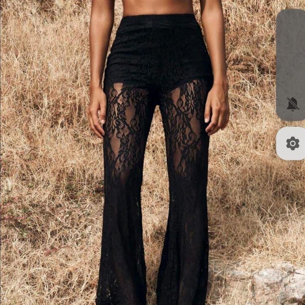PANTALON NEGRO DE ENCAJE TALLES P y M
