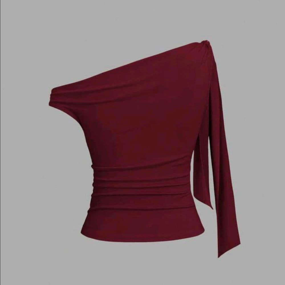 BLUSA HOMBROS OBLICUOS