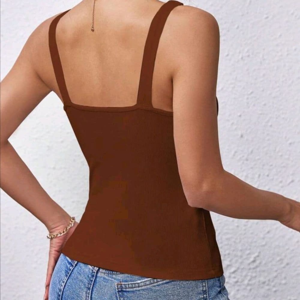 TOP CON TIRANTES DORADOS
