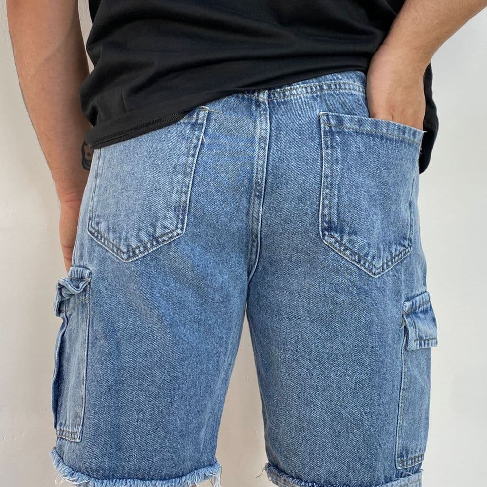 Short moom