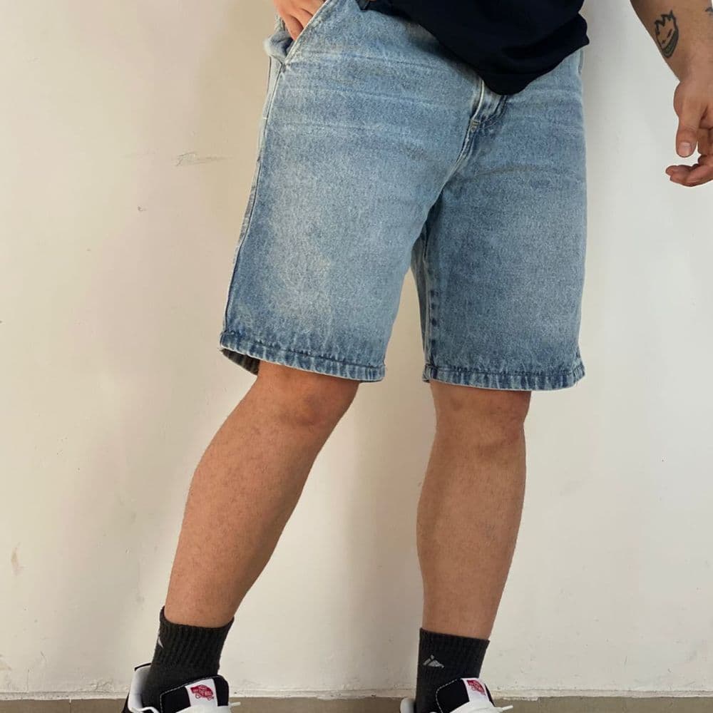 Short moom