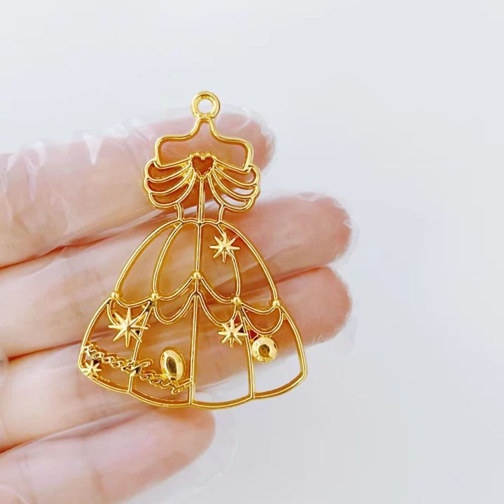 810 parts Resin Dress