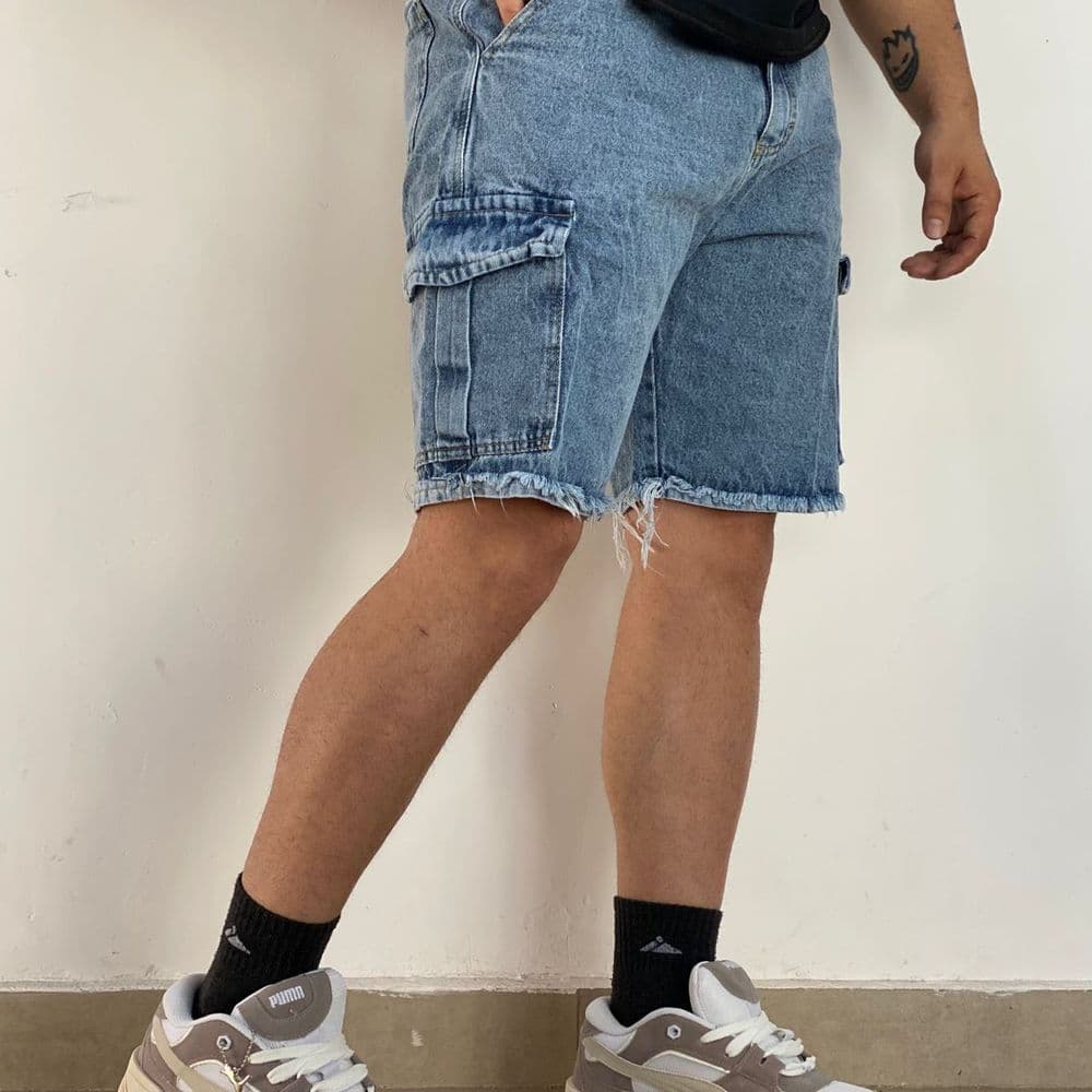 Short moom