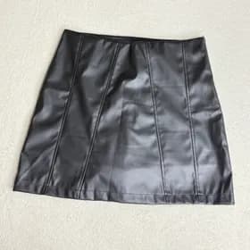 Short saia de eco couro Short saia de eco couro